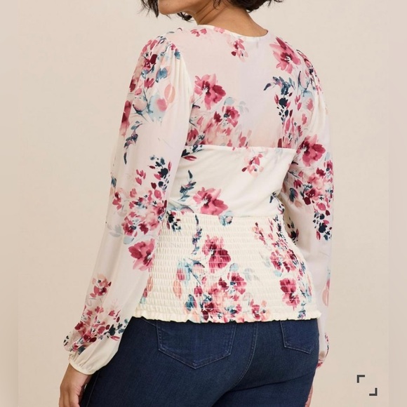 🆕NWT🔖Gorgeous Torrid Smocked Sweetheart Neckline Top - 4x - Picture 3 of 8